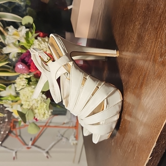 Charlotte Russe "gaze" heels - Picture 1 of 4